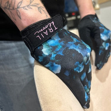 Ladies Mountain Bike Gloves in Blue Print