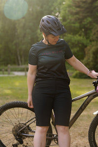 Black women's mountain bike shorts — Trail Bloom Trail range UK